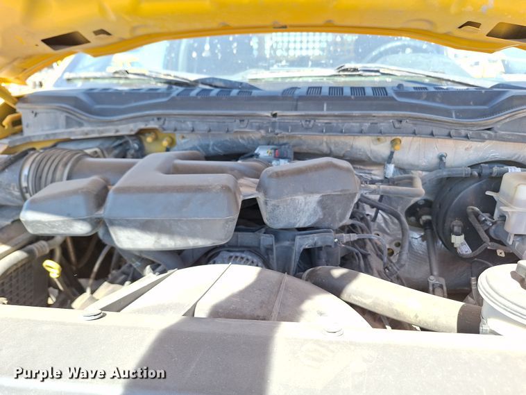 image for item EQ2214 2018 Ford F350 Super Duty utility bed pickup truck