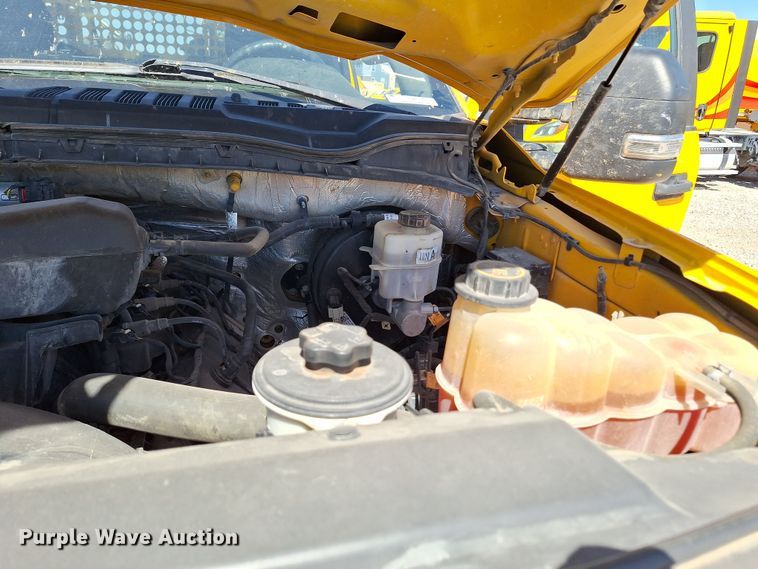 image for item EQ2214 2018 Ford F350 Super Duty utility bed pickup truck