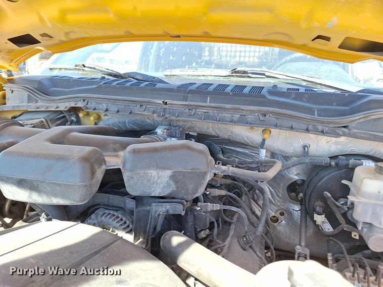 image for item EQ2214 2018 Ford F350 Super Duty utility bed pickup truck