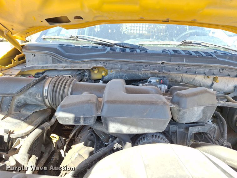 image for item EQ2214 2018 Ford F350 Super Duty utility bed pickup truck