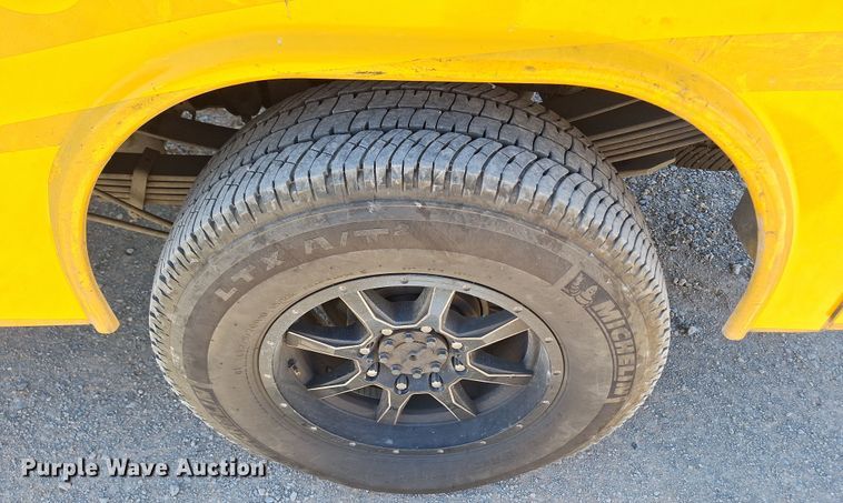 image for item EQ2214 2018 Ford F350 Super Duty utility bed pickup truck