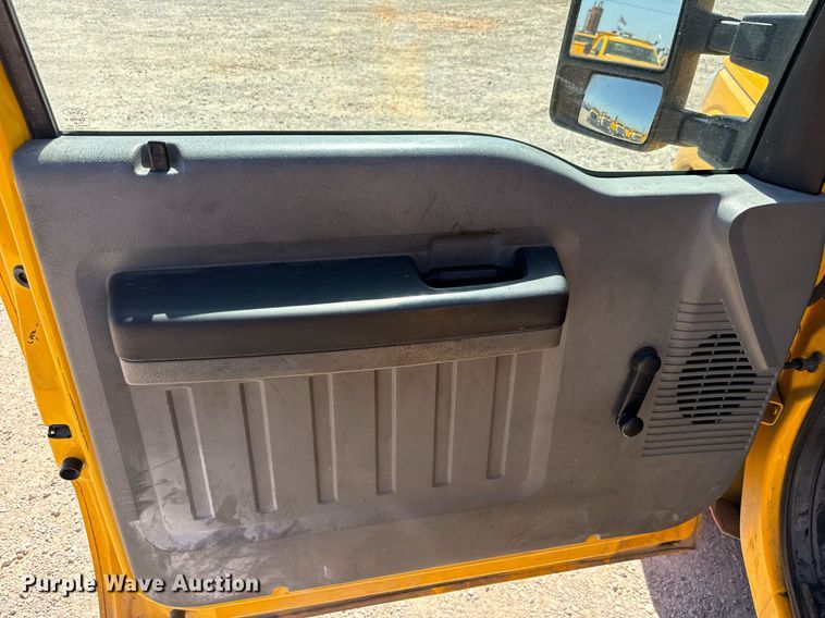 image for item EQ2217 2015 Ford F350 Super Duty utility bed pickup truck