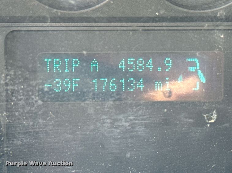 image for item EQ2217 2015 Ford F350 Super Duty utility bed pickup truck