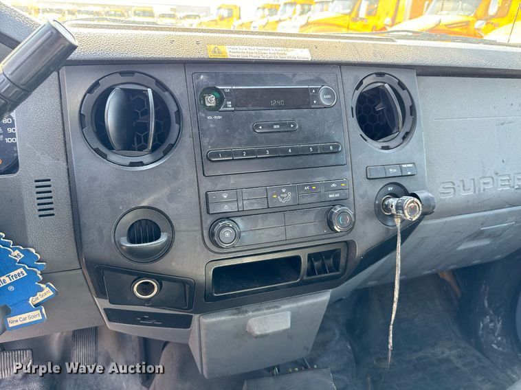 image for item EQ2217 2015 Ford F350 Super Duty utility bed pickup truck