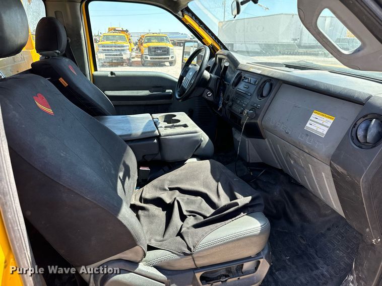 image for item EQ2217 2015 Ford F350 Super Duty utility bed pickup truck