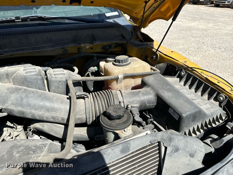 image for item EQ2217 2015 Ford F350 Super Duty utility bed pickup truck