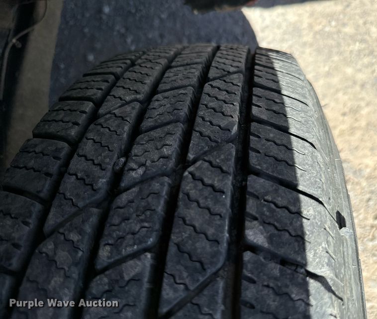 image for item EQ2217 2015 Ford F350 Super Duty utility bed pickup truck