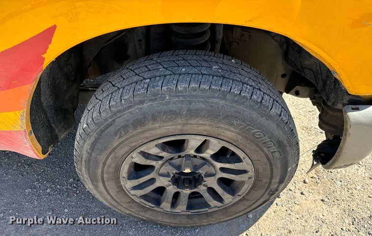 image for item EQ2217 2015 Ford F350 Super Duty utility bed pickup truck