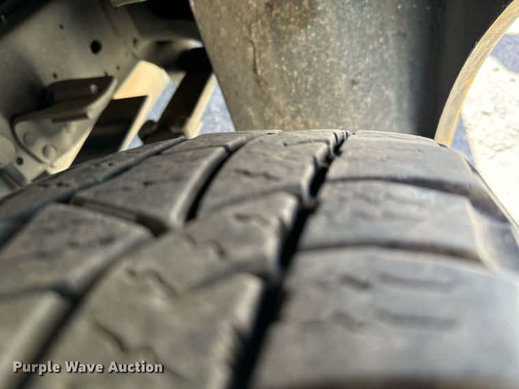 image for item EQ2217 2015 Ford F350 Super Duty utility bed pickup truck