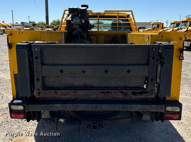image for item EQ2219 2015 Ford F350 Super Duty utility bed pickup truck