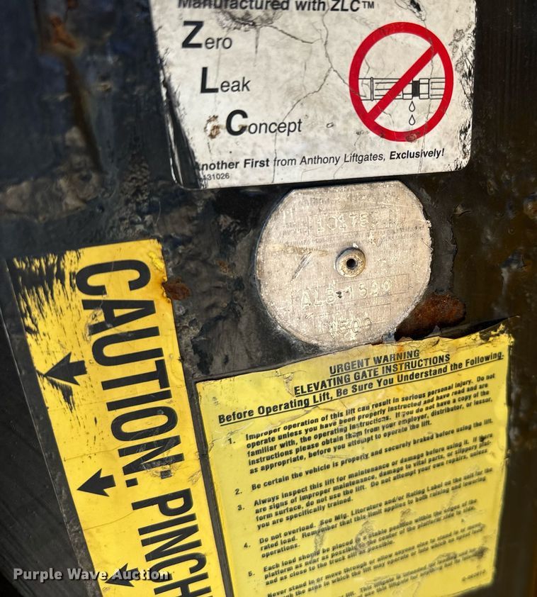 image for item EQ2219 2015 Ford F350 Super Duty utility bed pickup truck