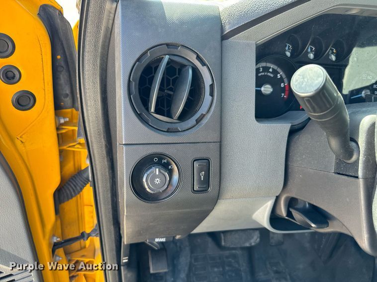 image for item EQ2219 2015 Ford F350 Super Duty utility bed pickup truck