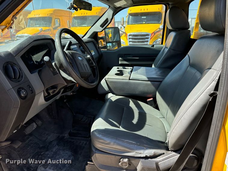 image for item EQ2219 2015 Ford F350 Super Duty utility bed pickup truck