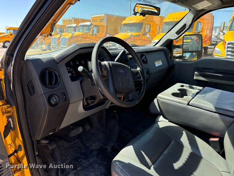 image for item EQ2219 2015 Ford F350 Super Duty utility bed pickup truck