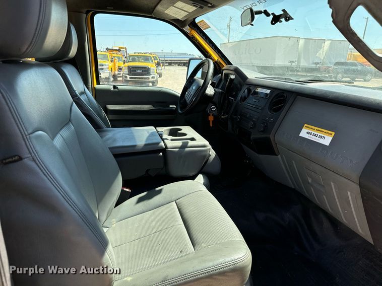 image for item EQ2219 2015 Ford F350 Super Duty utility bed pickup truck