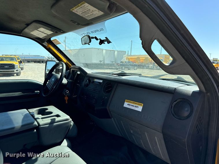 image for item EQ2219 2015 Ford F350 Super Duty utility bed pickup truck