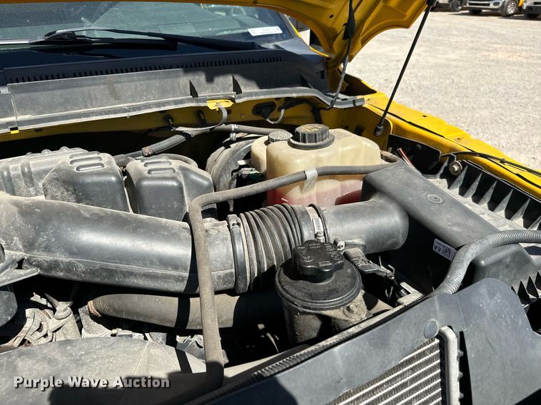 image for item EQ2219 2015 Ford F350 Super Duty utility bed pickup truck