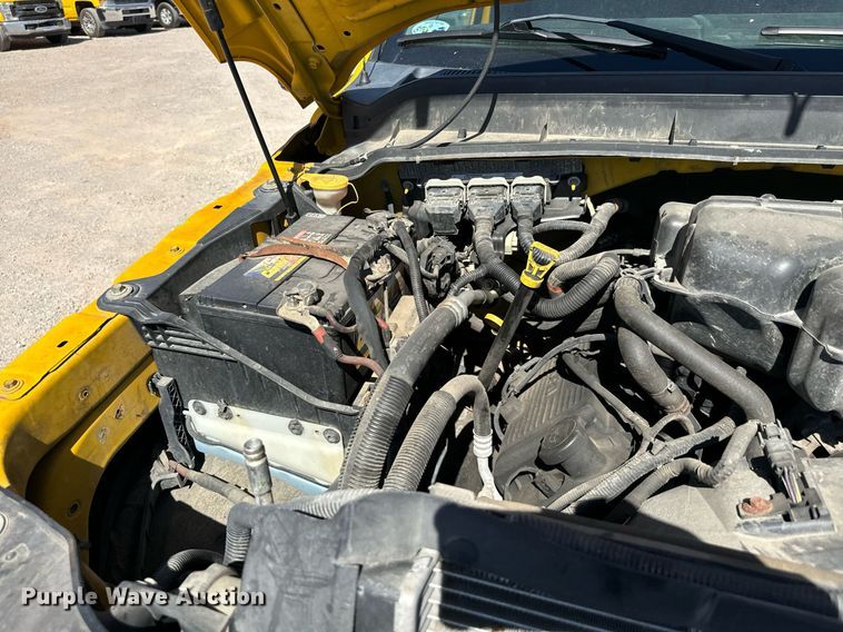 image for item EQ2219 2015 Ford F350 Super Duty utility bed pickup truck