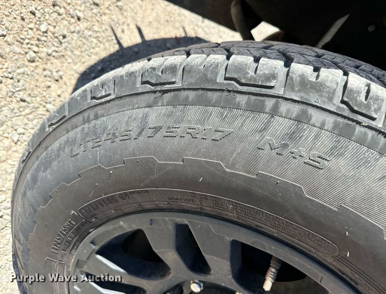 image for item EQ2219 2015 Ford F350 Super Duty utility bed pickup truck