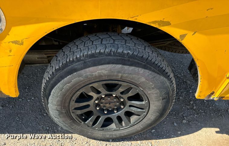 image for item EQ2219 2015 Ford F350 Super Duty utility bed pickup truck