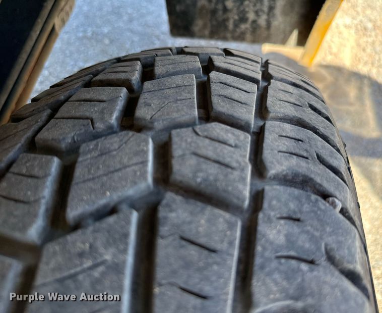 image for item EQ2219 2015 Ford F350 Super Duty utility bed pickup truck