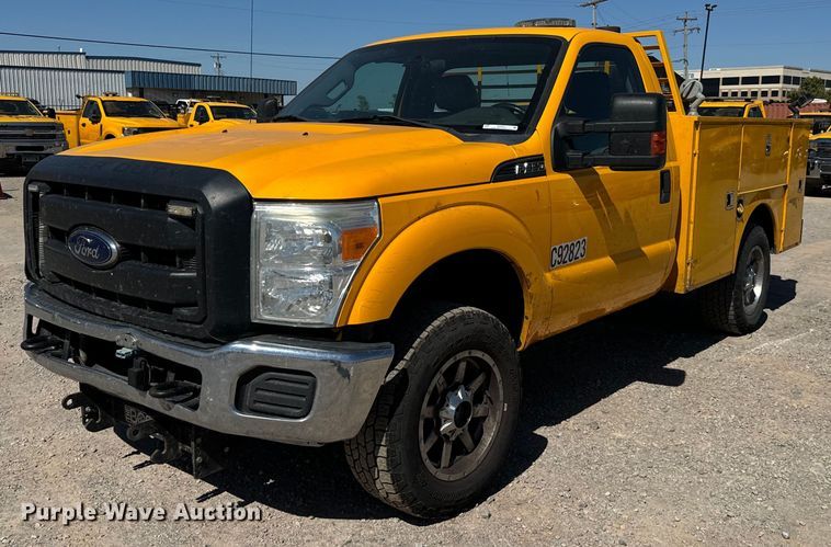 image for item EQ2221 2015 Ford F350 Super Duty utility bed pickup truck