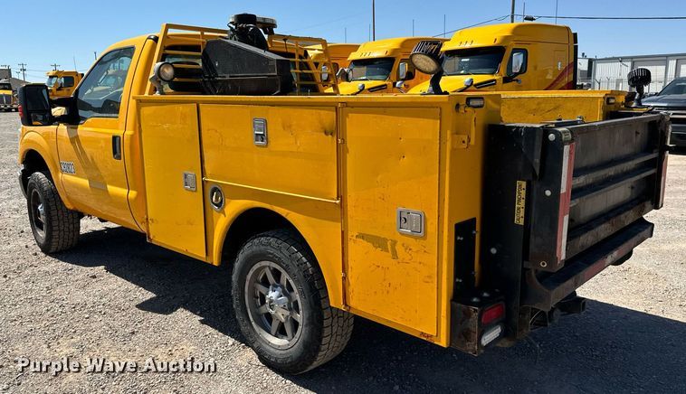 image for item EQ2221 2015 Ford F350 Super Duty utility bed pickup truck