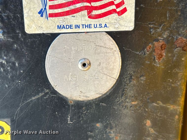 image for item EQ2221 2015 Ford F350 Super Duty utility bed pickup truck