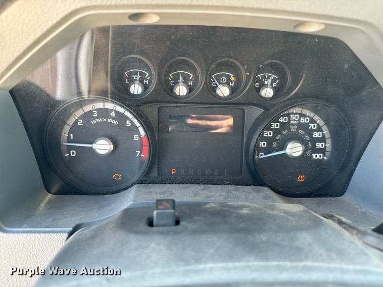 image for item EQ2221 2015 Ford F350 Super Duty utility bed pickup truck