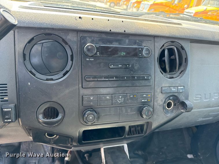 image for item EQ2221 2015 Ford F350 Super Duty utility bed pickup truck