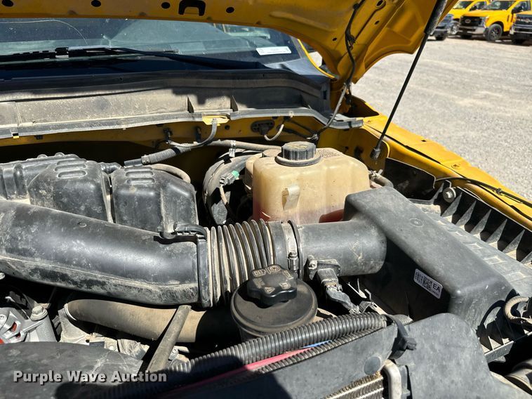 image for item EQ2221 2015 Ford F350 Super Duty utility bed pickup truck