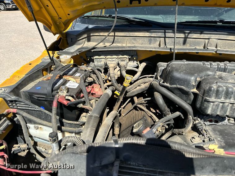 image for item EQ2221 2015 Ford F350 Super Duty utility bed pickup truck