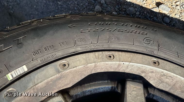 image for item EQ2221 2015 Ford F350 Super Duty utility bed pickup truck