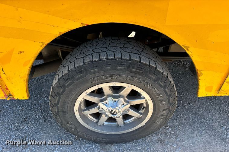 image for item EQ2221 2015 Ford F350 Super Duty utility bed pickup truck