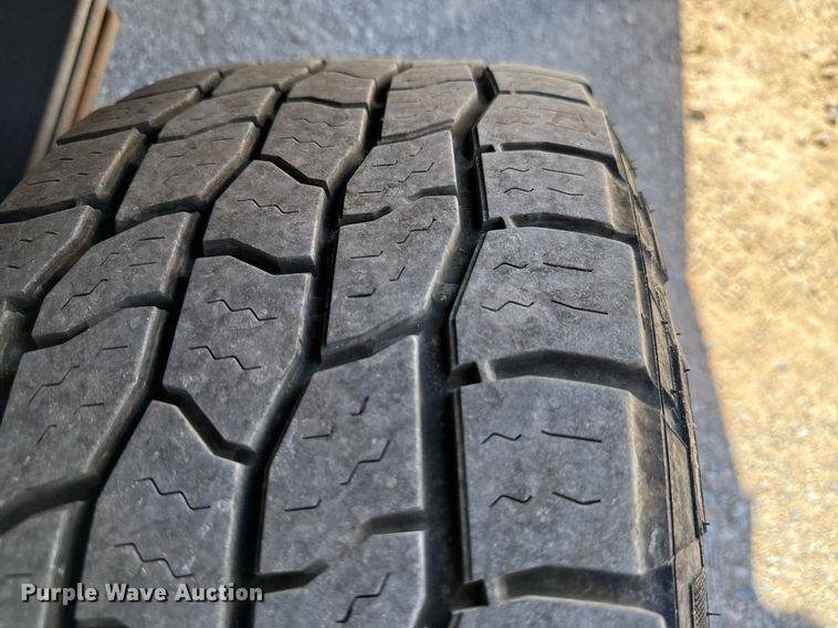 image for item EQ2221 2015 Ford F350 Super Duty utility bed pickup truck