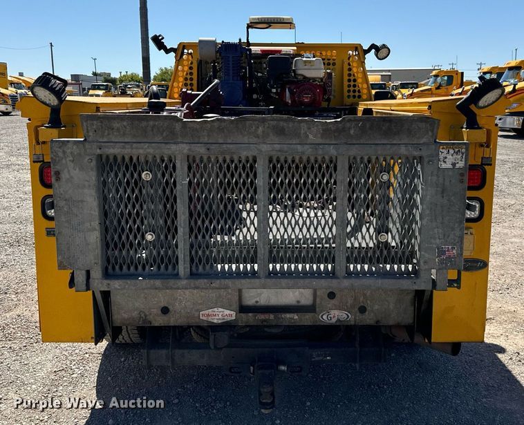 image for item EQ2222 2017 Ford F350 Super Duty utility bed pickup truck