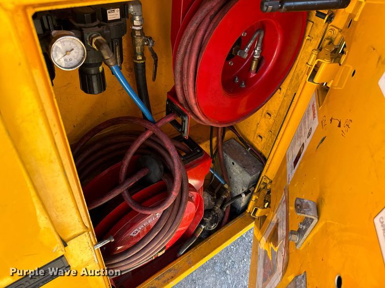 image for item EQ2222 2017 Ford F350 Super Duty utility bed pickup truck