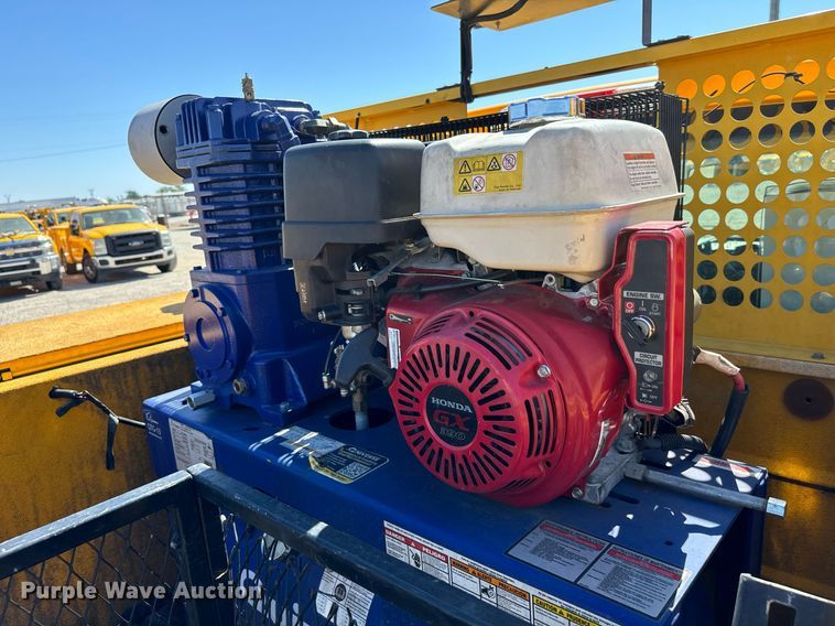 image for item EQ2222 2017 Ford F350 Super Duty utility bed pickup truck