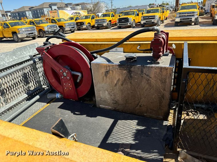 image for item EQ2222 2017 Ford F350 Super Duty utility bed pickup truck