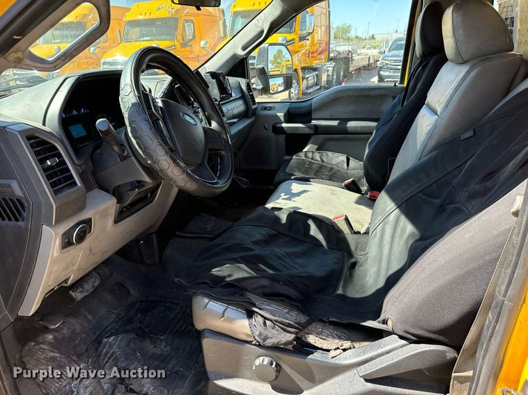 image for item EQ2222 2017 Ford F350 Super Duty utility bed pickup truck