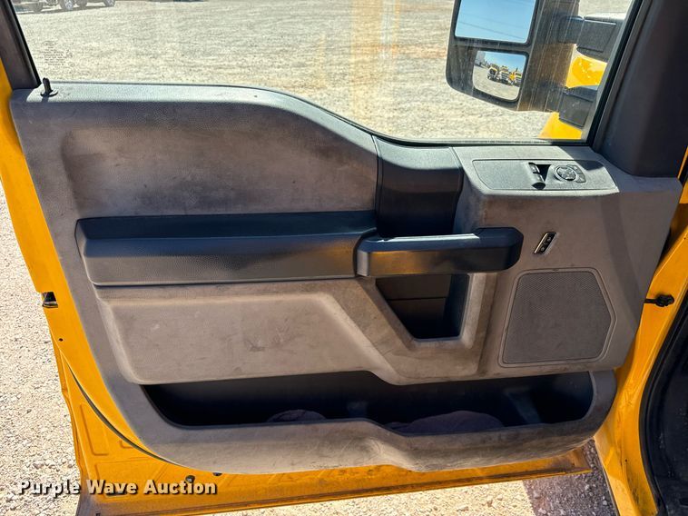 image for item EQ2222 2017 Ford F350 Super Duty utility bed pickup truck