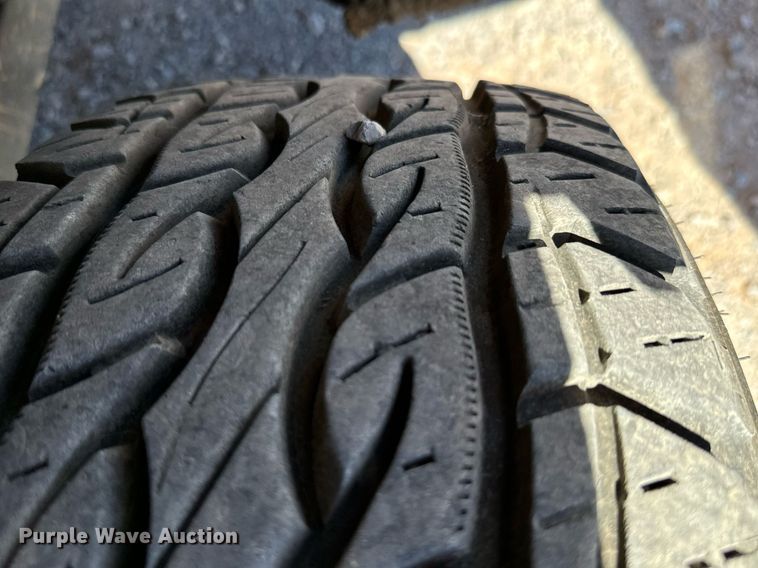 image for item EQ2222 2017 Ford F350 Super Duty utility bed pickup truck