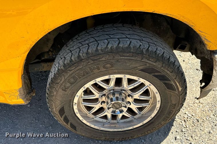 image for item EQ2222 2017 Ford F350 Super Duty utility bed pickup truck