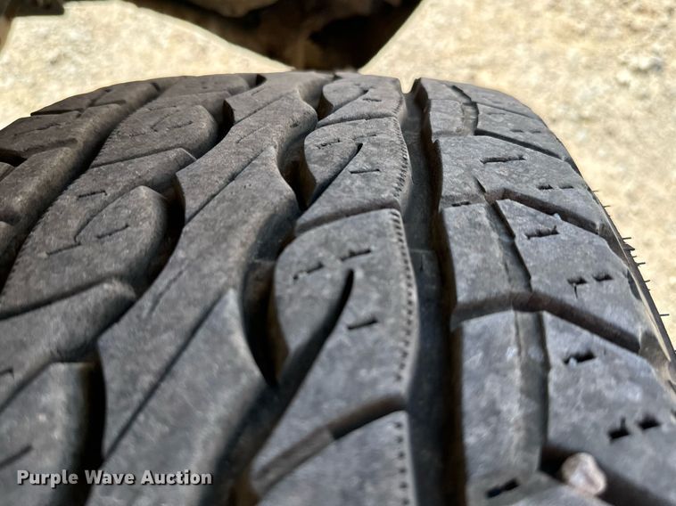 image for item EQ2222 2017 Ford F350 Super Duty utility bed pickup truck