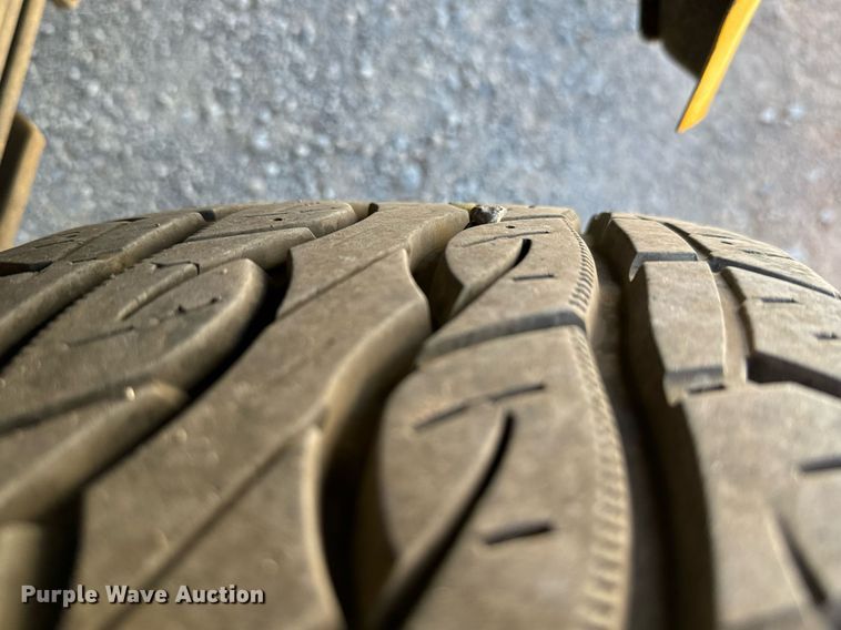 image for item EQ2222 2017 Ford F350 Super Duty utility bed pickup truck