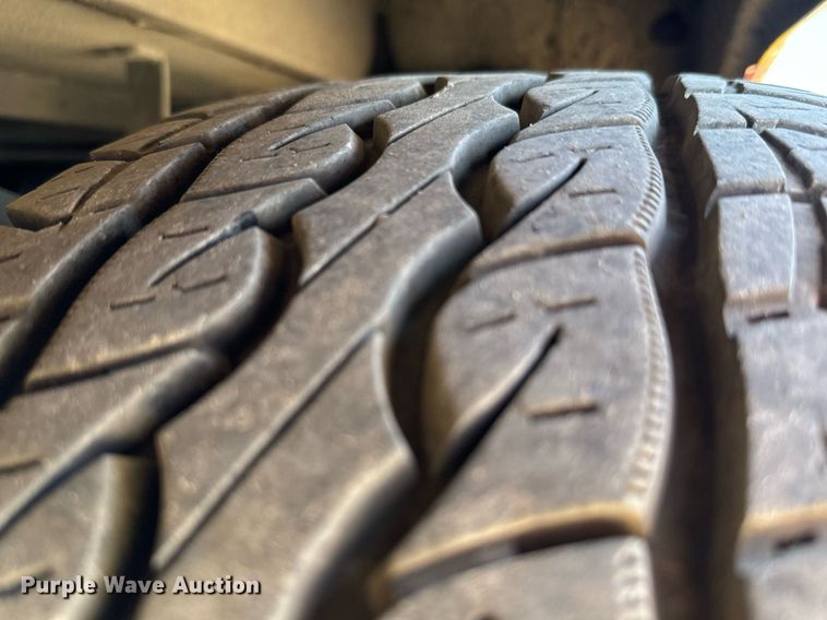 image for item EQ2222 2017 Ford F350 Super Duty utility bed pickup truck