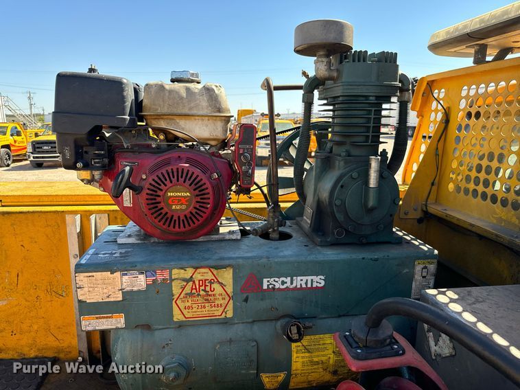 image for item EQ2224 2018 Ford F350 Super Duty utility bed pickup truck