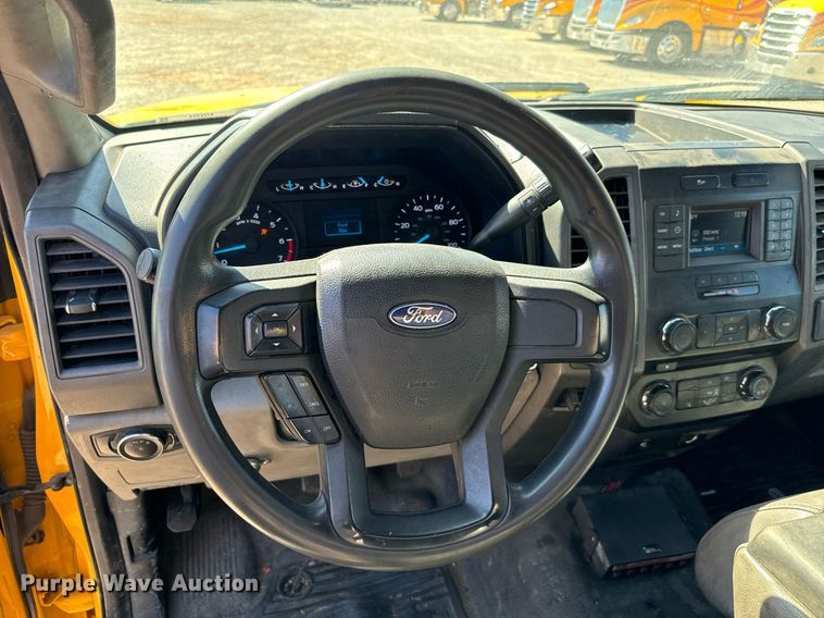 image for item EQ2224 2018 Ford F350 Super Duty utility bed pickup truck