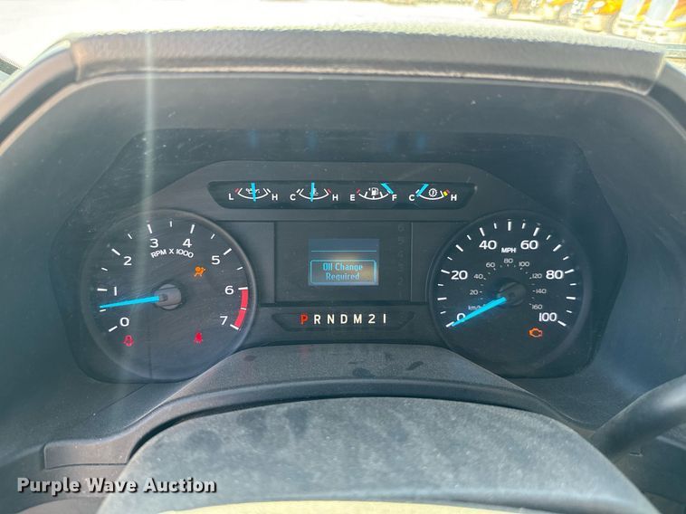 image for item EQ2224 2018 Ford F350 Super Duty utility bed pickup truck