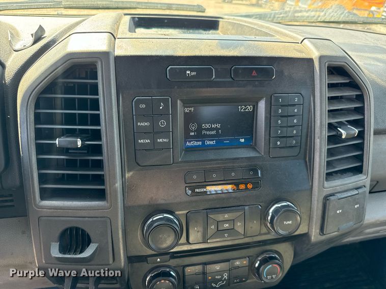 image for item EQ2224 2018 Ford F350 Super Duty utility bed pickup truck